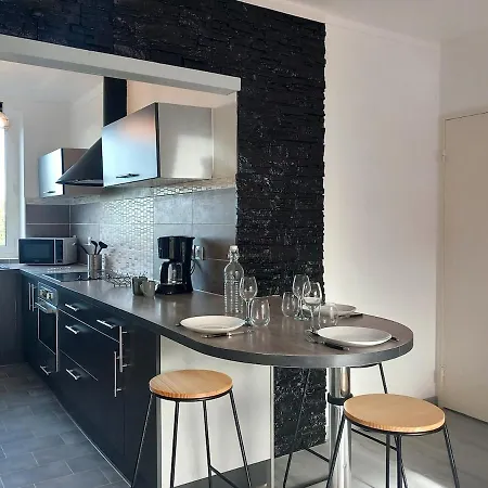 -3 Privatives- Apartment *