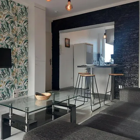 -3 Privatives- Apartment *